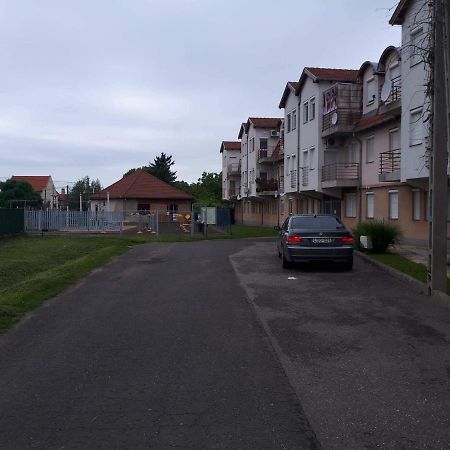 Gabrielle Apartman Hajduszoboszlo Exterior photo