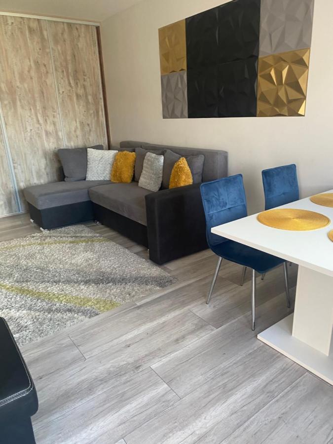 Gabrielle Apartman Hajduszoboszlo Exterior photo