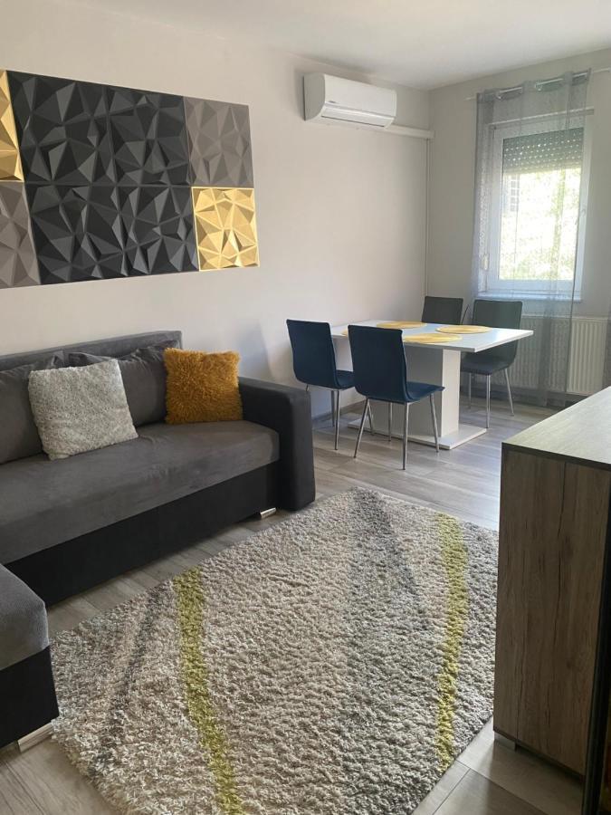 Gabrielle Apartman Hajduszoboszlo Exterior photo