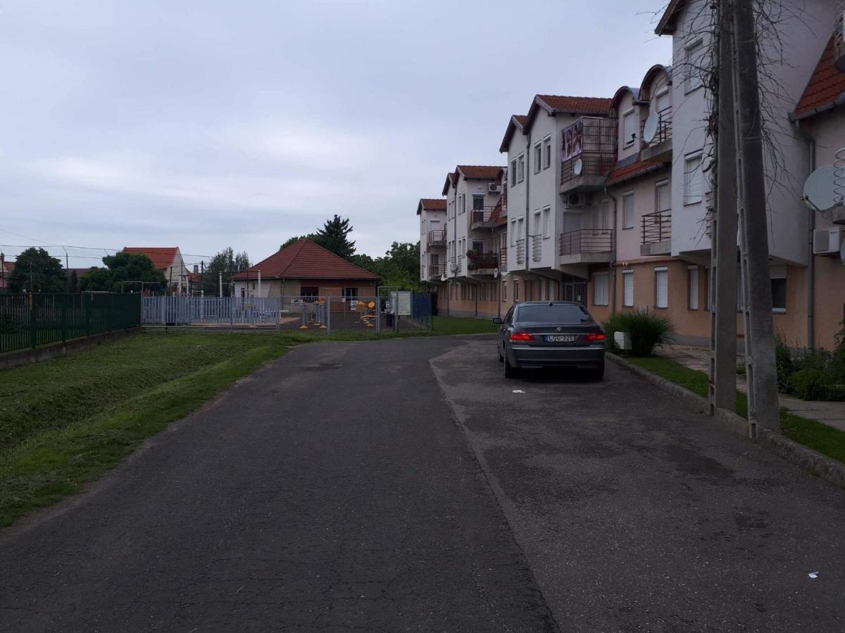 Gabrielle Apartman Hajduszoboszlo Exterior photo